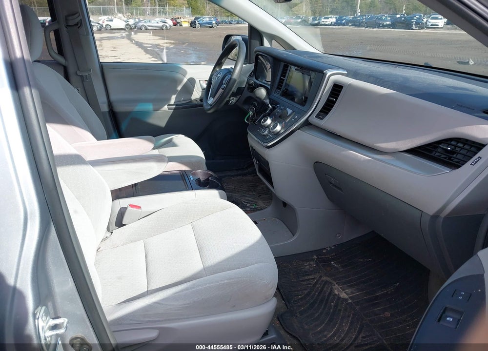 2017 TOYOTA SIENNA LE 7 PASSENGER VIN: 5TDJZ3DC1HS156993
