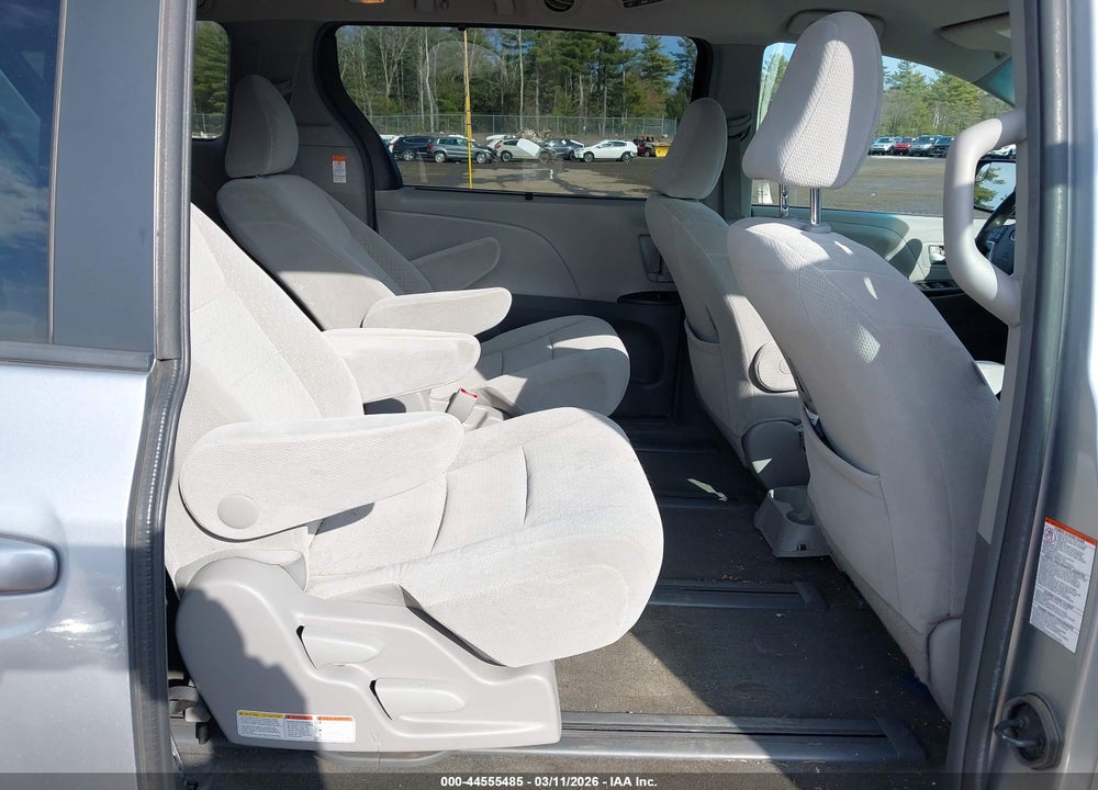 2017 TOYOTA SIENNA LE 7 PASSENGER VIN: 5TDJZ3DC1HS156993