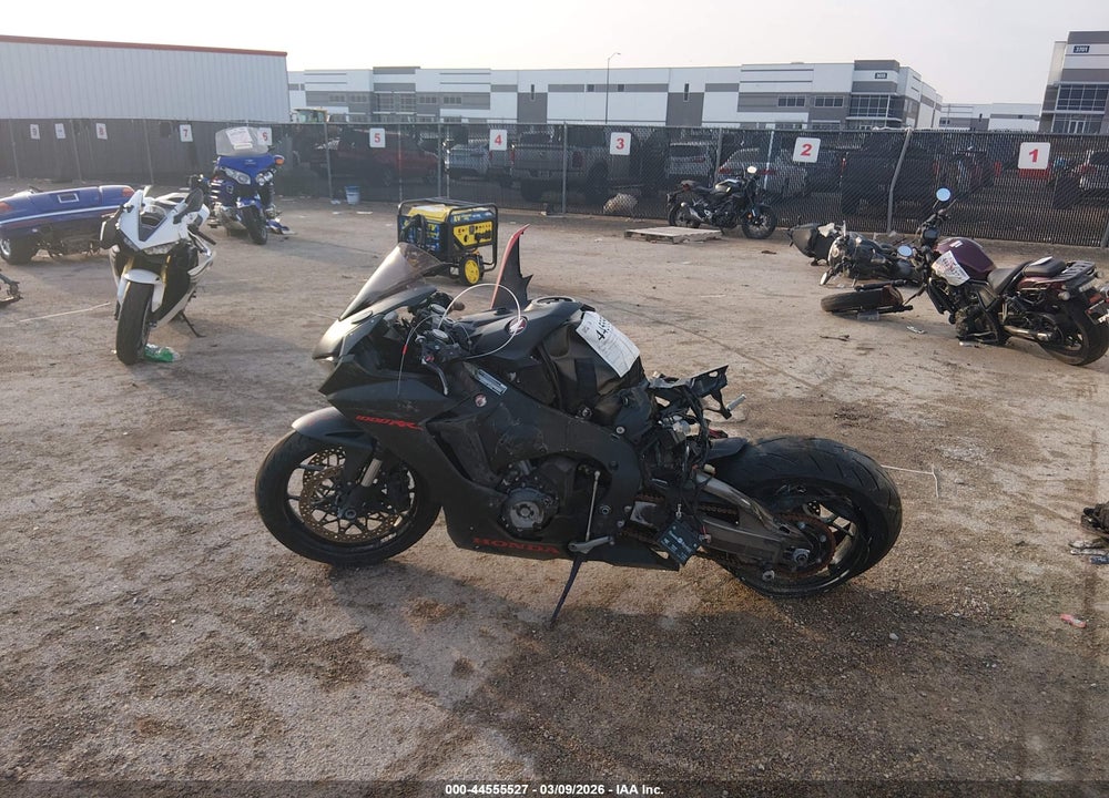 2017 HONDA CBR1000 RA VIN: JH2SC7750HK000663