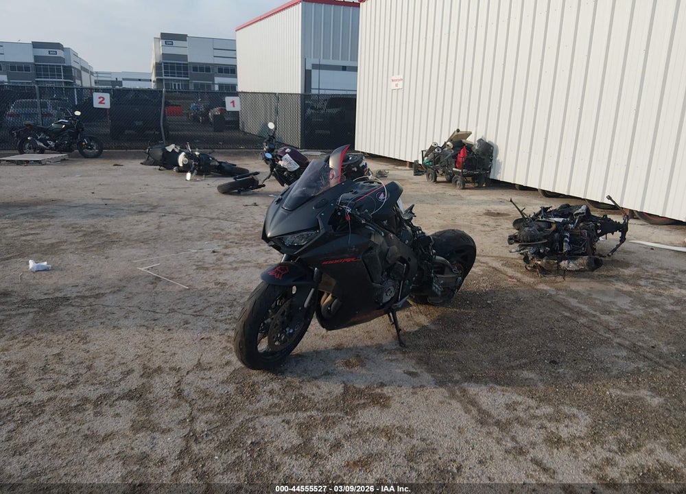 2017 HONDA CBR1000 RA VIN: JH2SC7750HK000663
