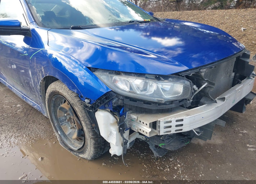 2018 HONDA CIVIC VIN: 19XFC2F53JE035012