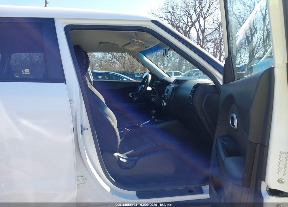 2015 KIA SOUL VIN: KNDJN2A23F7206463