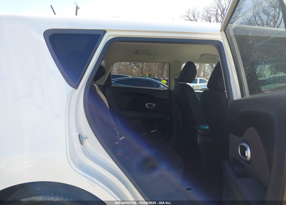 2015 KIA SOUL VIN: KNDJN2A23F7206463