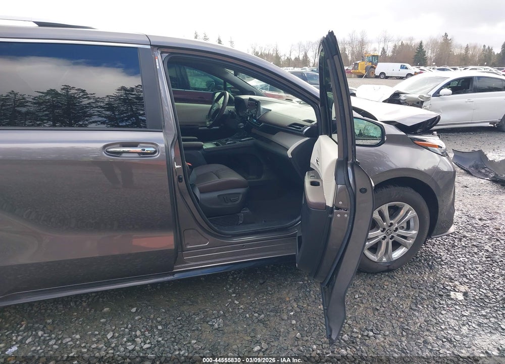 2024 TOYOTA SIENNA PLATINUM VIN: 5TDESKFC0RS143358