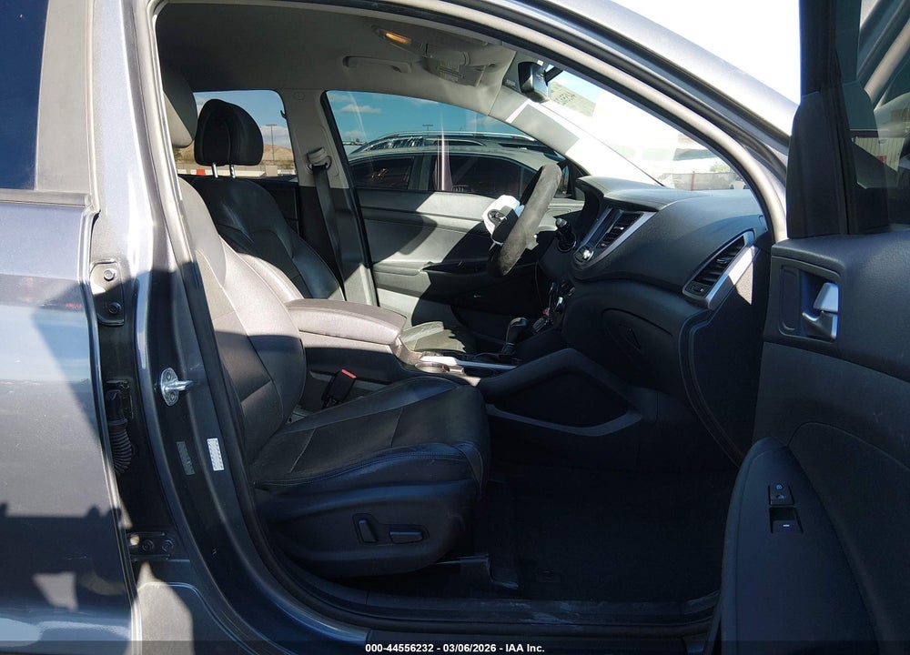 2017 HYUNDAI TUCSON SE PLUS VIN: KM8J3CA49HU419687