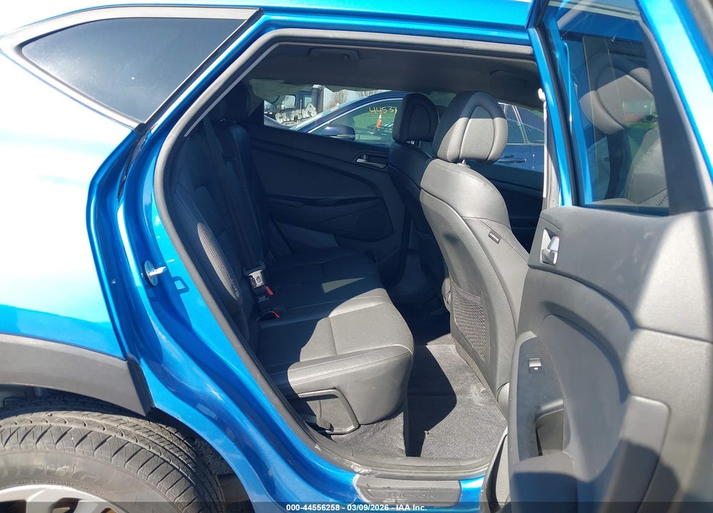 2017 HYUNDAI TUCSON SE PLUS VIN: KM8J33A44HU547657