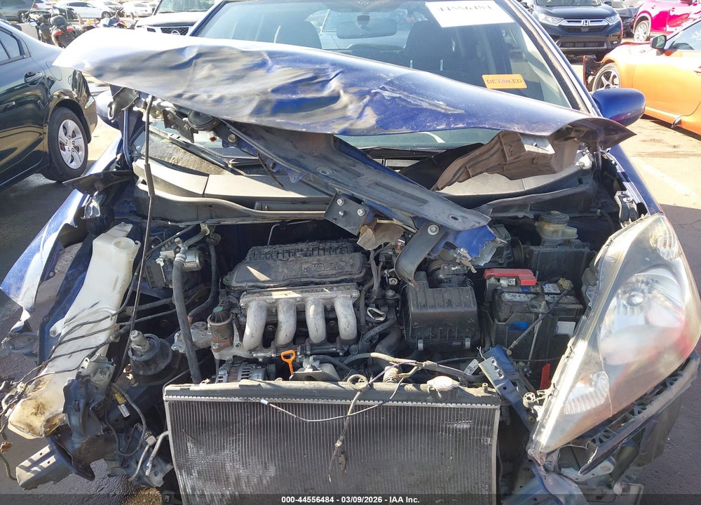 2013 HONDA FIT VIN: JHMGE8H36DC063426
