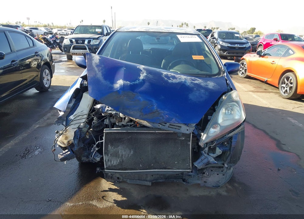 2013 HONDA FIT VIN: JHMGE8H36DC063426
