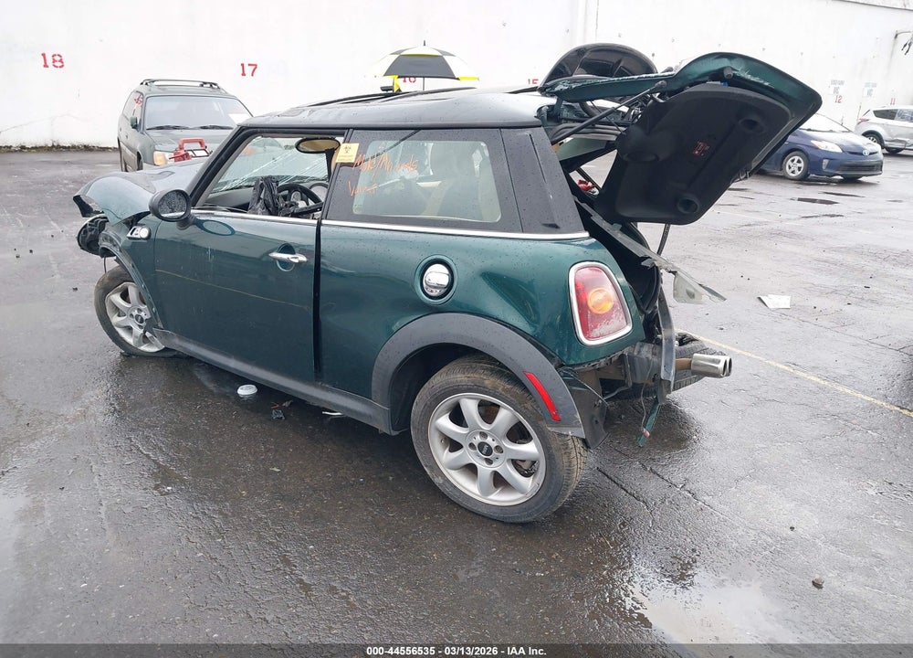 2010 MINI COOPER S VIN: WMWMF7C55ATX42455