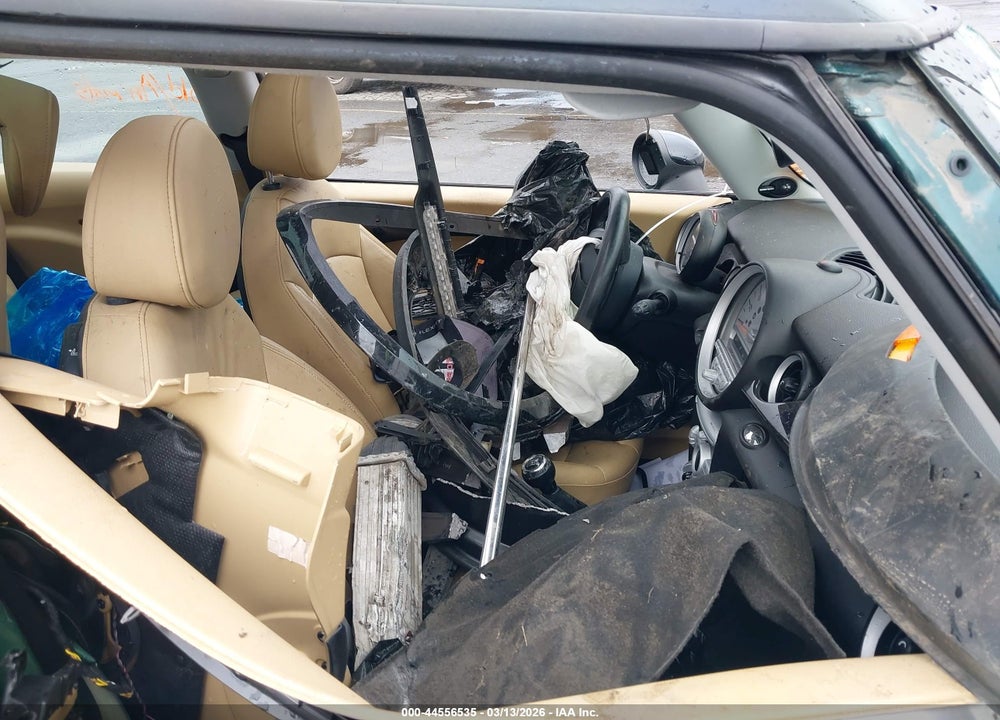 2010 MINI COOPER S VIN: WMWMF7C55ATX42455