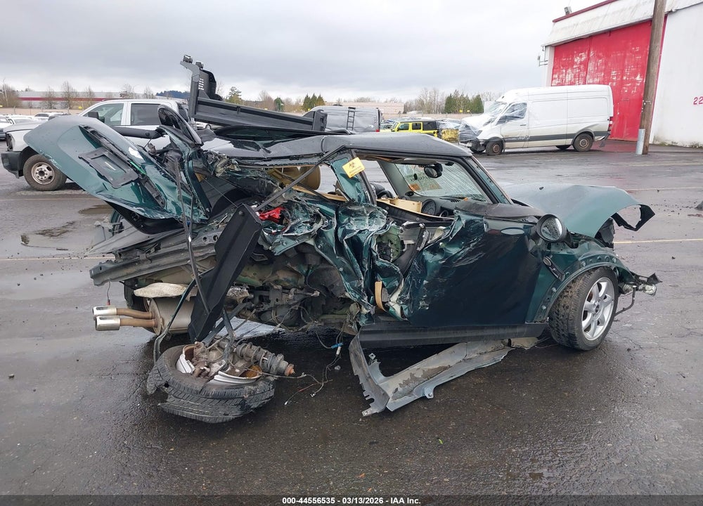 2010 MINI COOPER S VIN: WMWMF7C55ATX42455