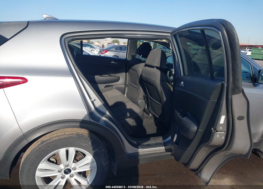 2019 KIA SPORTAGE LX VIN: KNDPM3AC8K7562610