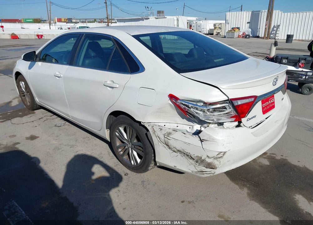 2015 TOYOTA CAMRY SE VIN: 4T1BF1FK0FU034670