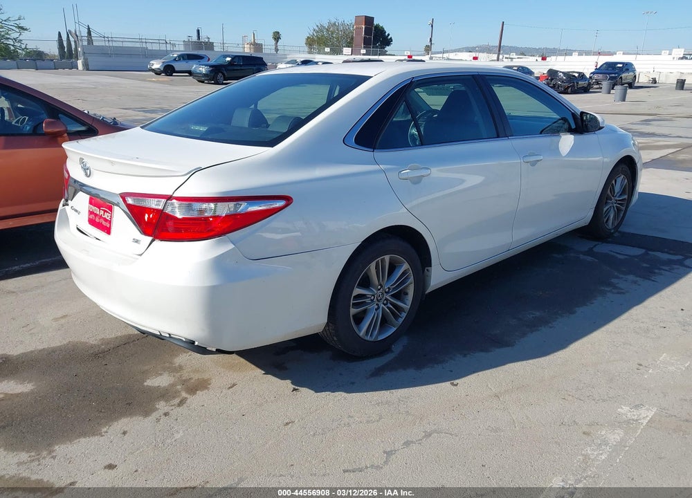2015 TOYOTA CAMRY SE VIN: 4T1BF1FK0FU034670