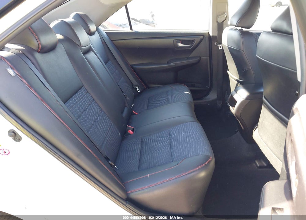 2015 TOYOTA CAMRY SE VIN: 4T1BF1FK0FU034670