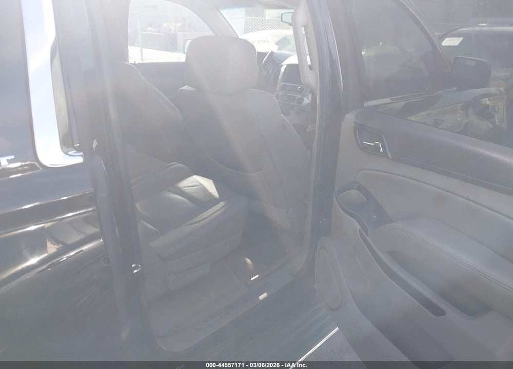 2017 GMC YUKON XL SLT VIN: 1GKS2GKC9HR327916