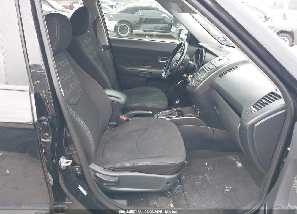 2013 KIA SOUL + VIN: KNDJT2A68D7529462