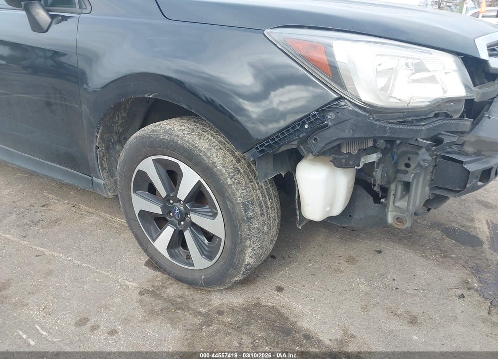 2018 SUBARU FORESTER 2.5I PREMIUM VIN: JF2SJAGC7JH528389