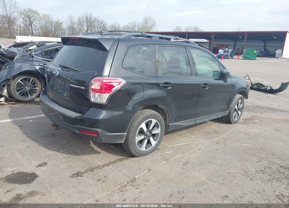 2018 SUBARU FORESTER 2.5I PREMIUM VIN: JF2SJAGC7JH528389