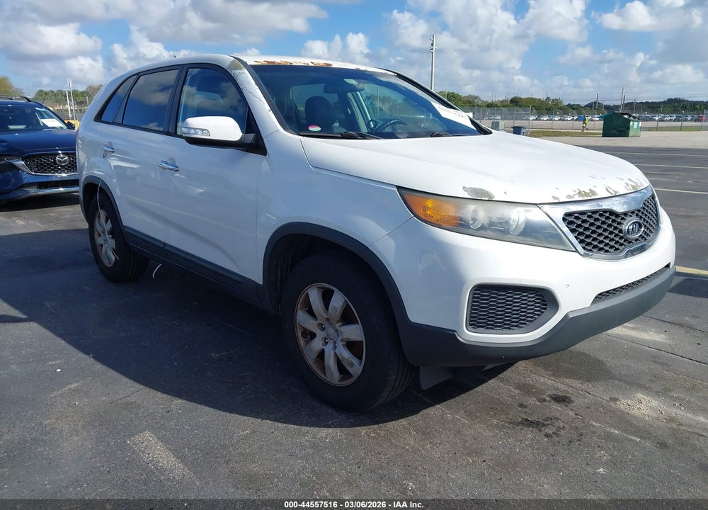 2013 KIA SORENTO LX VIN: 5XYKT3A19DG378164