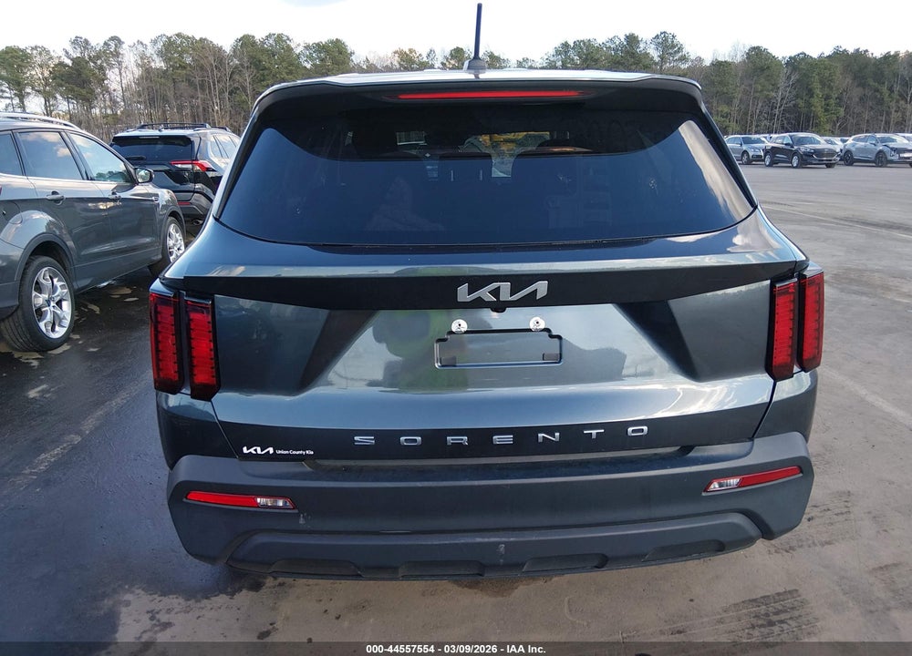 2022 KIA SORENTO LX VIN: 5XYRG4LC1NG155853