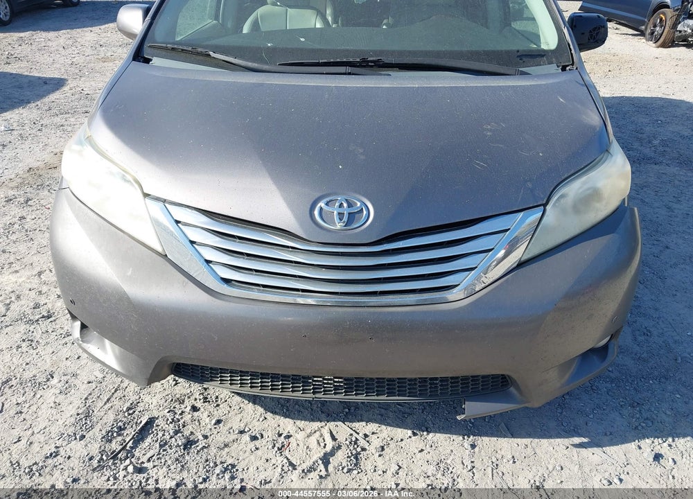 2011 TOYOTA SIENNA LIMITED V6 VIN: 5TDYK3DC2BS003582