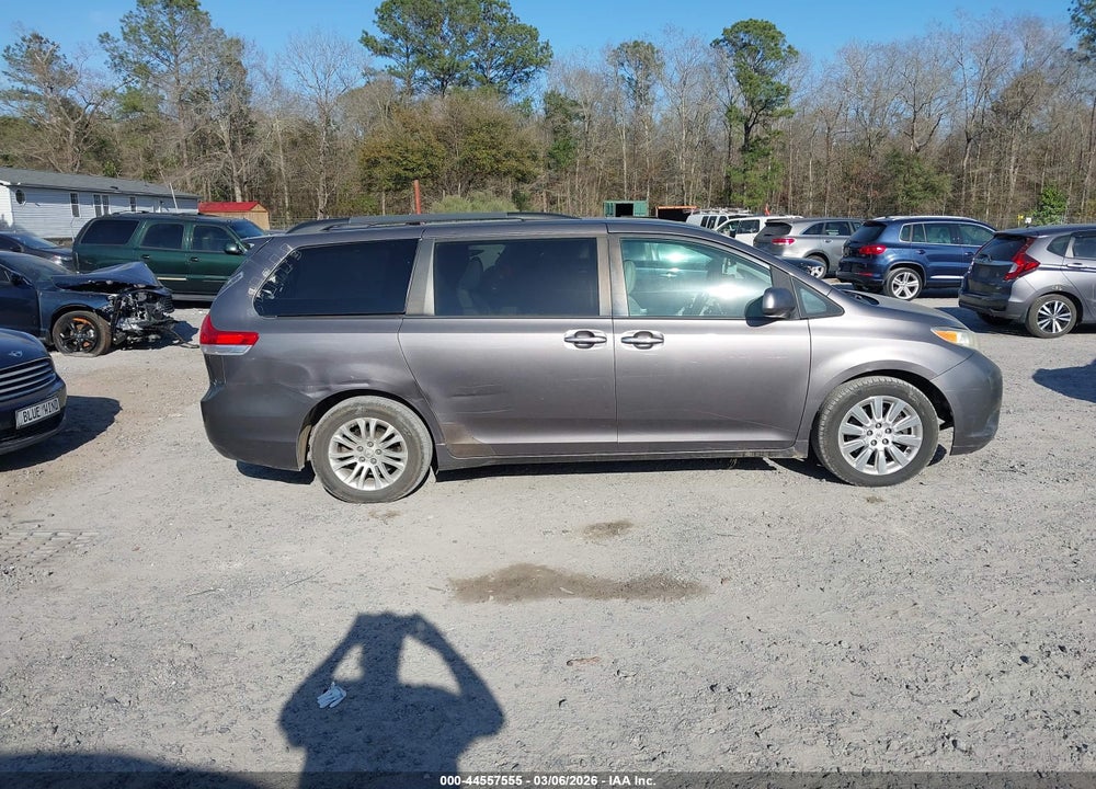 2011 TOYOTA SIENNA LIMITED V6 VIN: 5TDYK3DC2BS003582