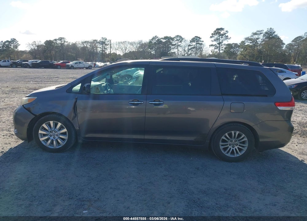 2011 TOYOTA SIENNA LIMITED V6 VIN: 5TDYK3DC2BS003582