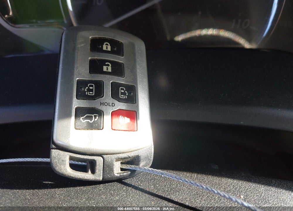 2011 TOYOTA SIENNA LIMITED V6 VIN: 5TDYK3DC2BS003582