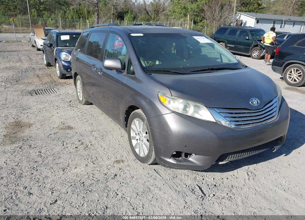 2011 TOYOTA SIENNA LIMITED V6 VIN: 5TDYK3DC2BS003582