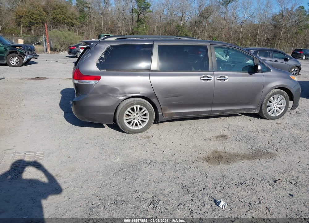 2011 TOYOTA SIENNA LIMITED V6 VIN: 5TDYK3DC2BS003582