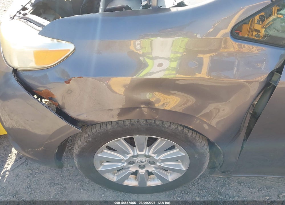 2011 TOYOTA SIENNA LIMITED V6 VIN: 5TDYK3DC2BS003582