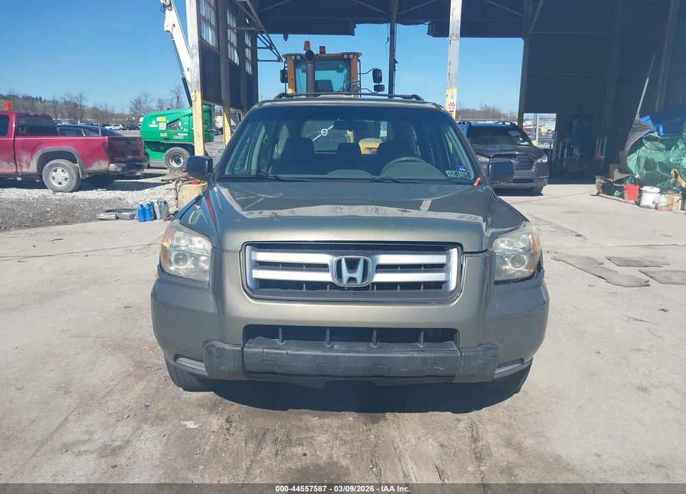 2007 HONDA PILOT LX VIN: 5FNYF18147B010630