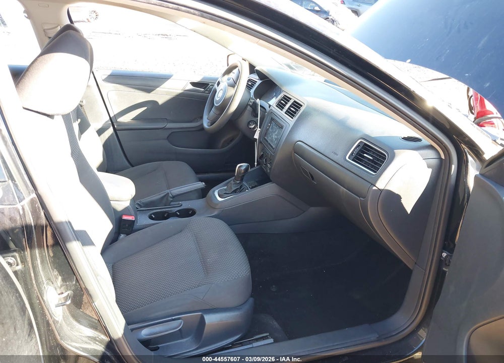 2014 VOLKSWAGEN JETTA 2.0L S VIN: 3VW2K7AJ2EM391124