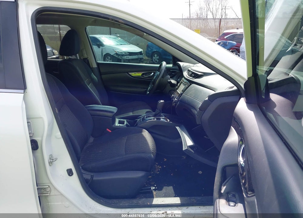 2017 NISSAN ROGUE SV VIN: 5N1AT2MV3HC828465