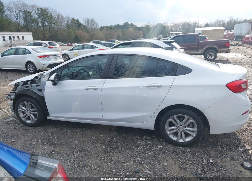 2019 CHEVROLET CRUZE LS VIN: 1G1BC5SM8K7123223