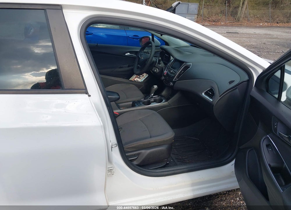 2019 CHEVROLET CRUZE LS VIN: 1G1BC5SM8K7123223