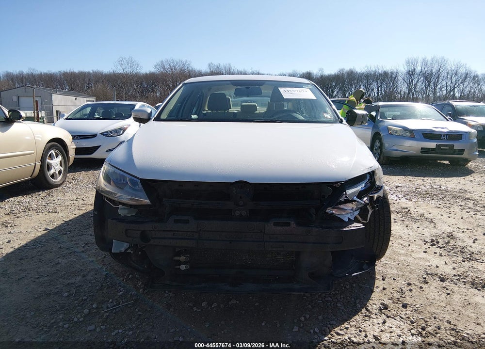 2013 VOLKSWAGEN JETTA 2.5L SE VIN: 3VWDP7AJ6DM438888