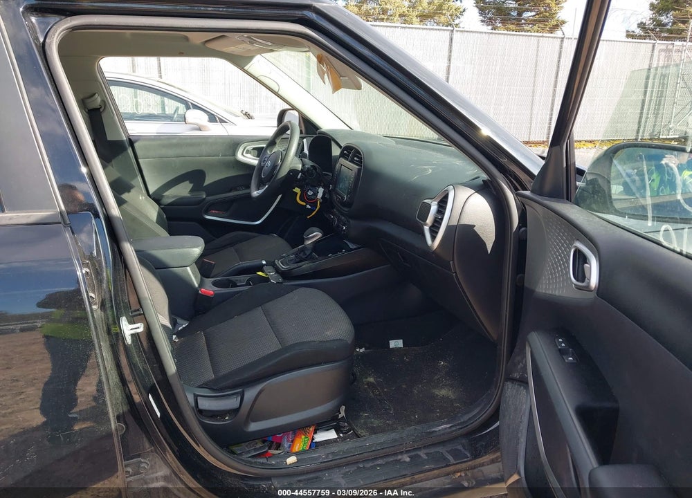2020 KIA SOUL LX VIN: KNDJ23AU9L7010880