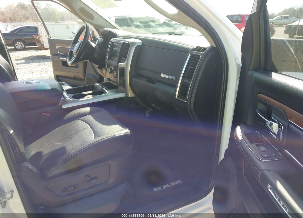 2018 RAM 3500 LAIE  4X2 8' BOX VIN: 3C63RPJL2JG352411
