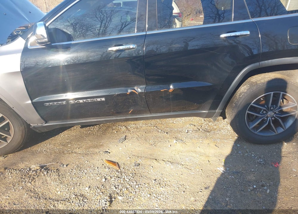 2017 JEEP GRAND CHER VIN: 1C4RJFBG9HC880174