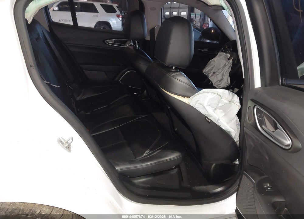 2018 ALFA ROMEO GIULIA AWD VIN: ZARFAEDN3J7576674
