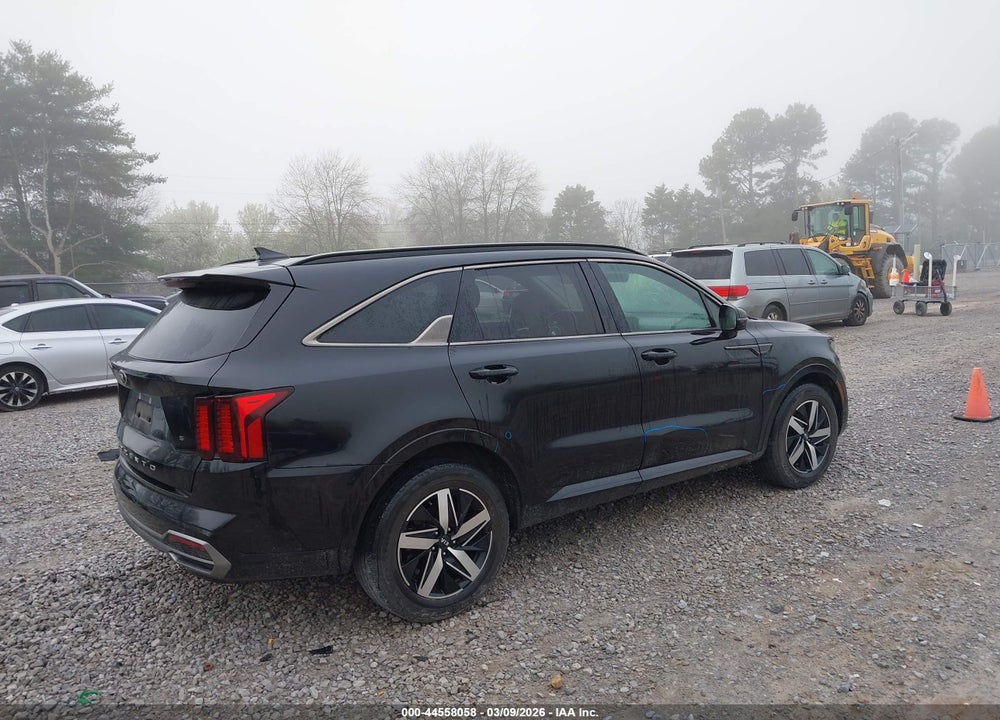 2021 KIA SORENTO S VIN: 5XYRL4LC2MG002442