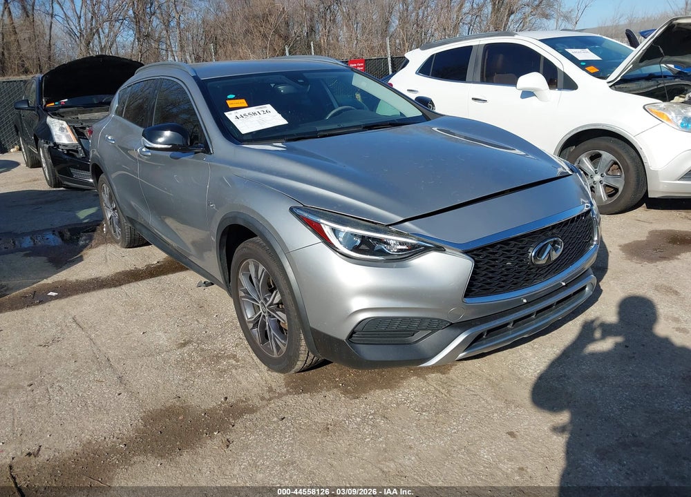 2017 INFINITI QX30 LUXURY VIN: SJKCH5CR0HA033113