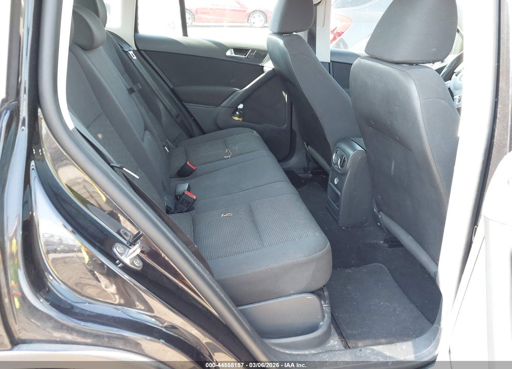 2017 VOLKSWAGEN TIGUAN 2.0T/2.0T S VIN: WVGBV7AX2HK054281