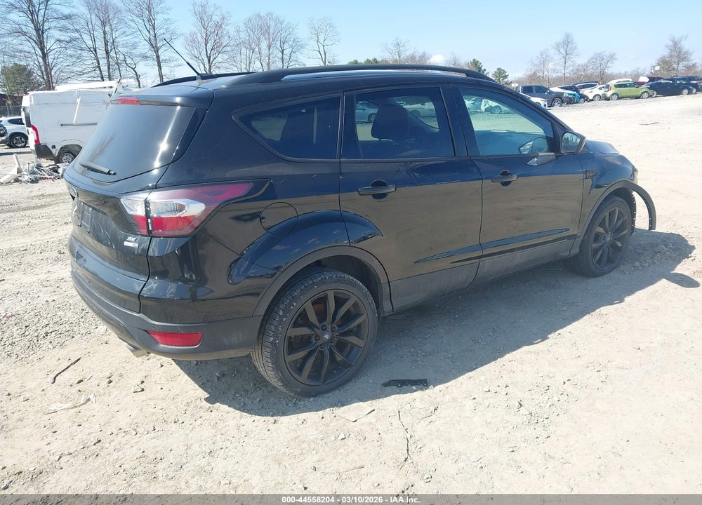 2017 FORD ESCAPE SE VIN: 1FMCU9G98HUC22084