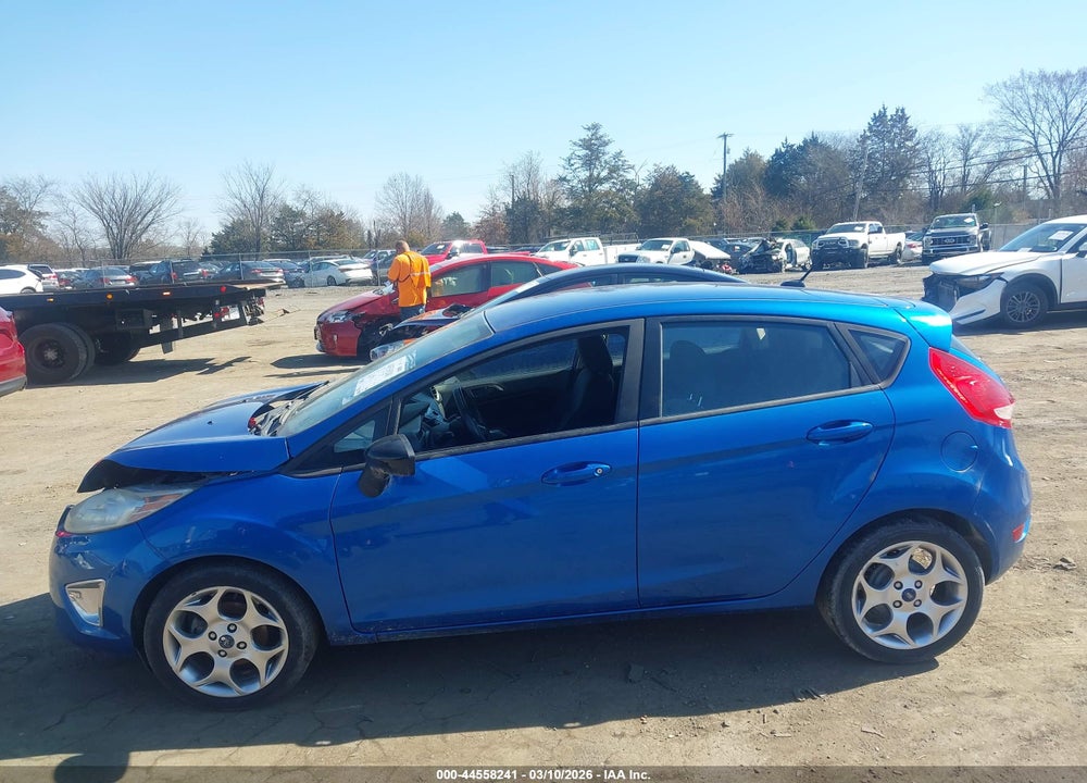2011 FORD FIESTA SES VIN: 3FADP4FJ3BM121230