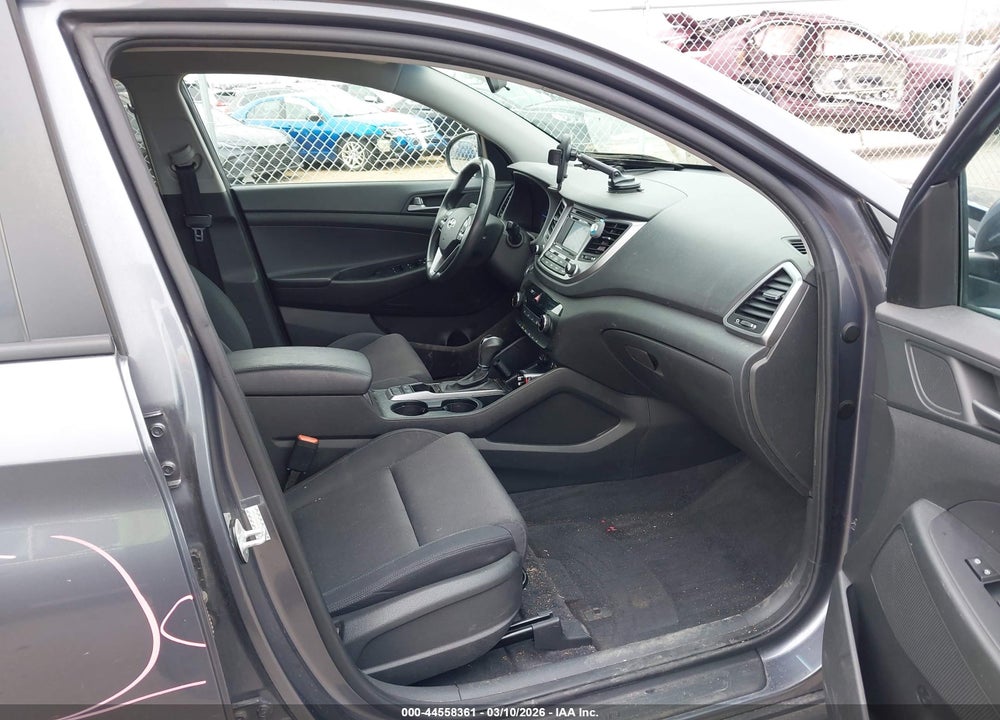 2017 HYUNDAI TUCSON SPORT VIN: KM8J3CA22HU358259
