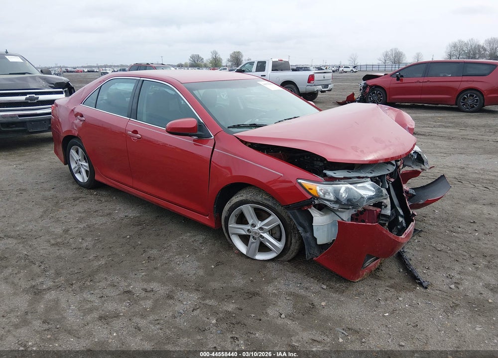 2014 TOYOTA CAMRY SE VIN: 4T1BF1FK4EU763124