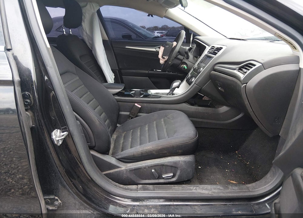 2015 FORD FUSION SE VIN: 3FA6P0H7XFR161803